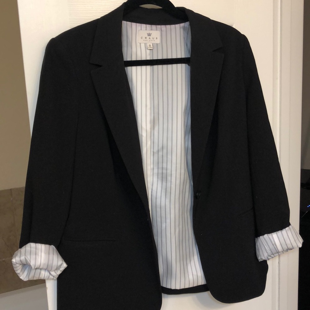 Chaus black blazer